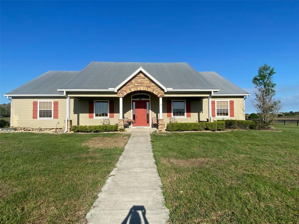 Photo of 2700 SW 210th Avenue, Dunnellon, FL 34431 (MLS # OM721682)