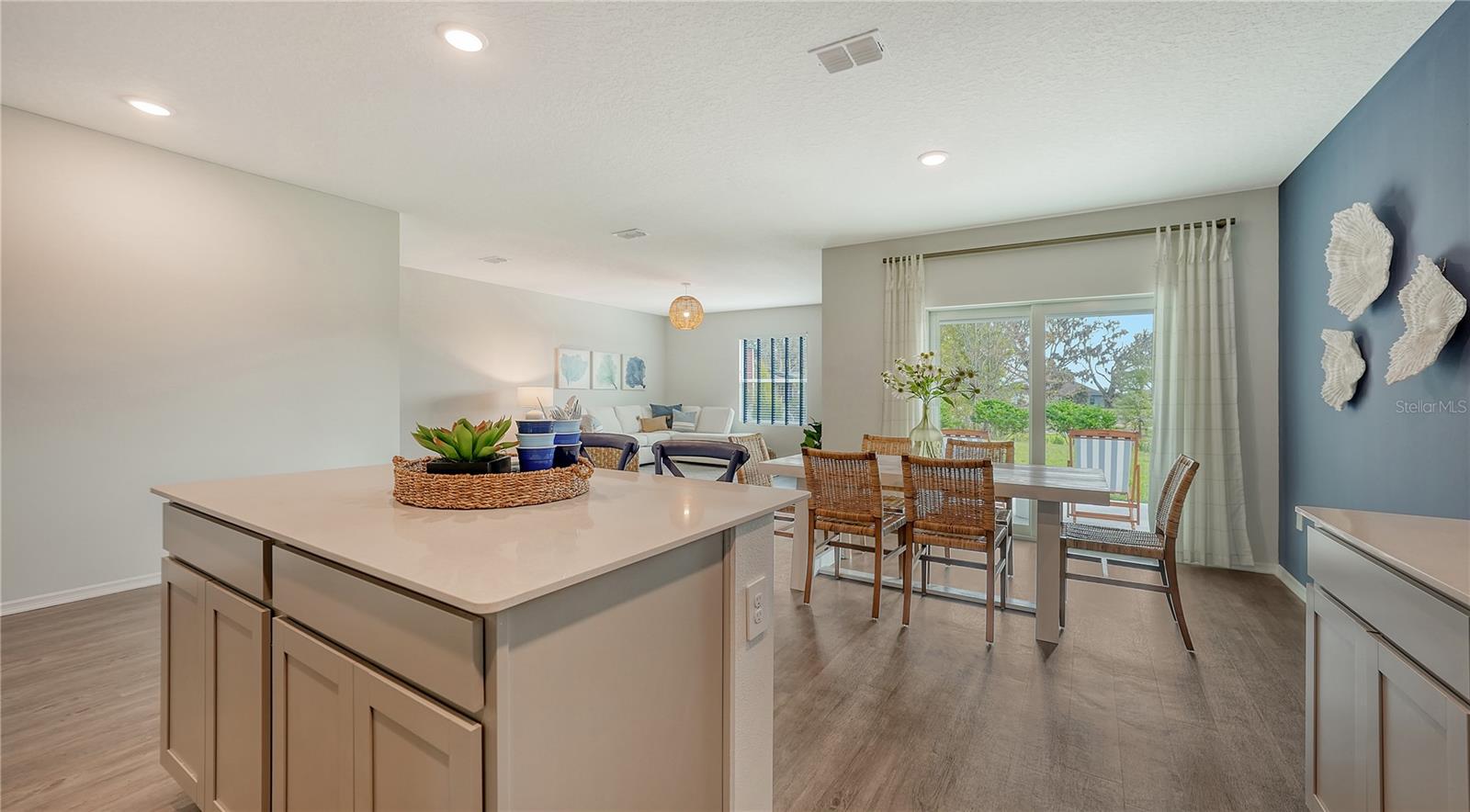 BROADLEAF - Residential