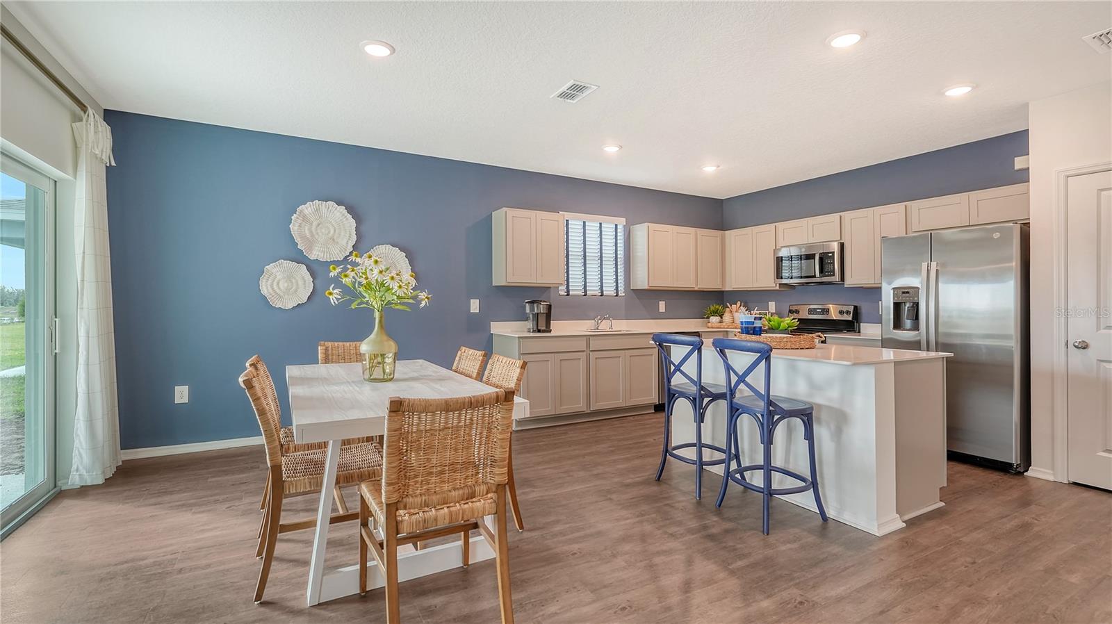 BROADLEAF - Residential