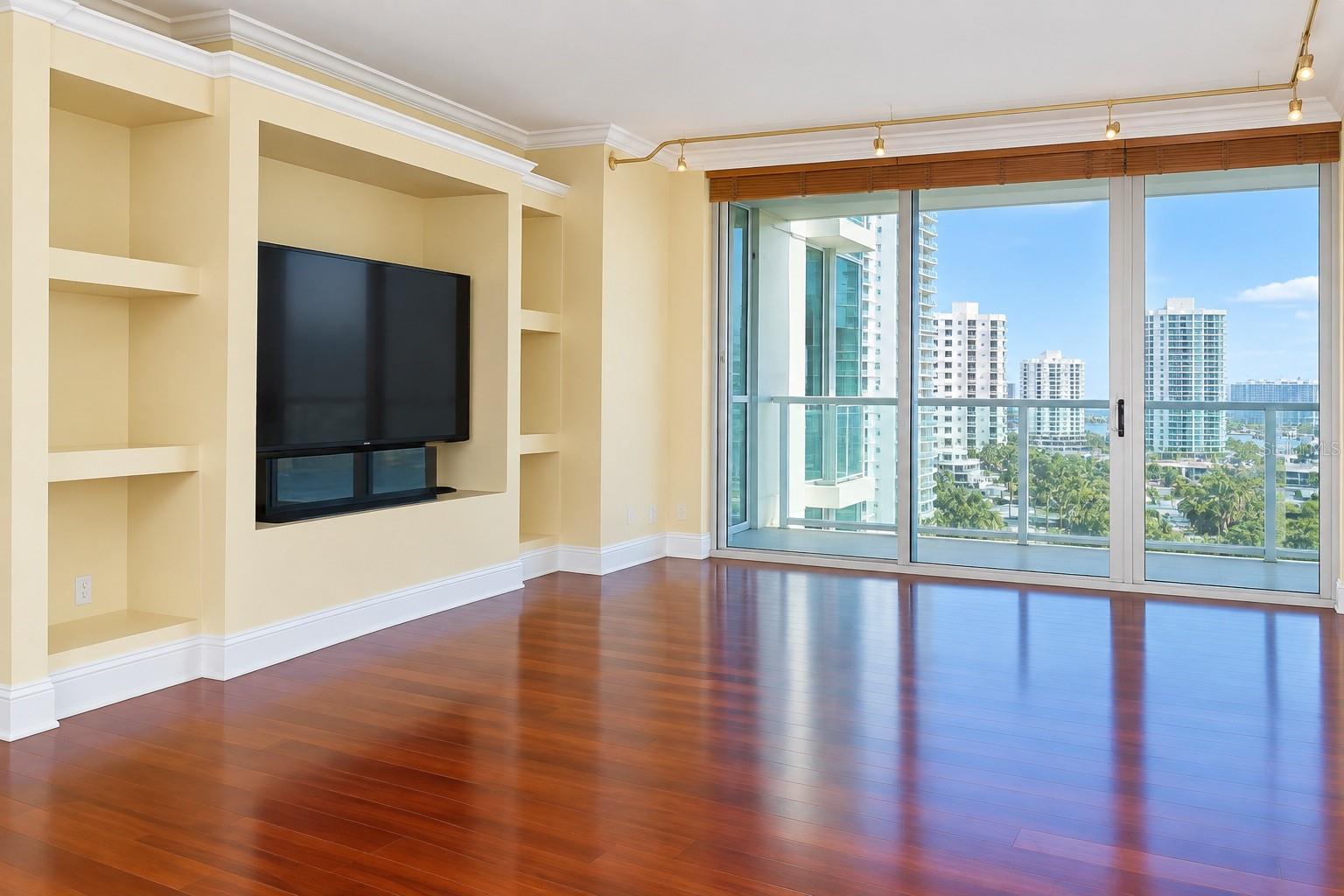 16500 COLLINS AVENUE 956