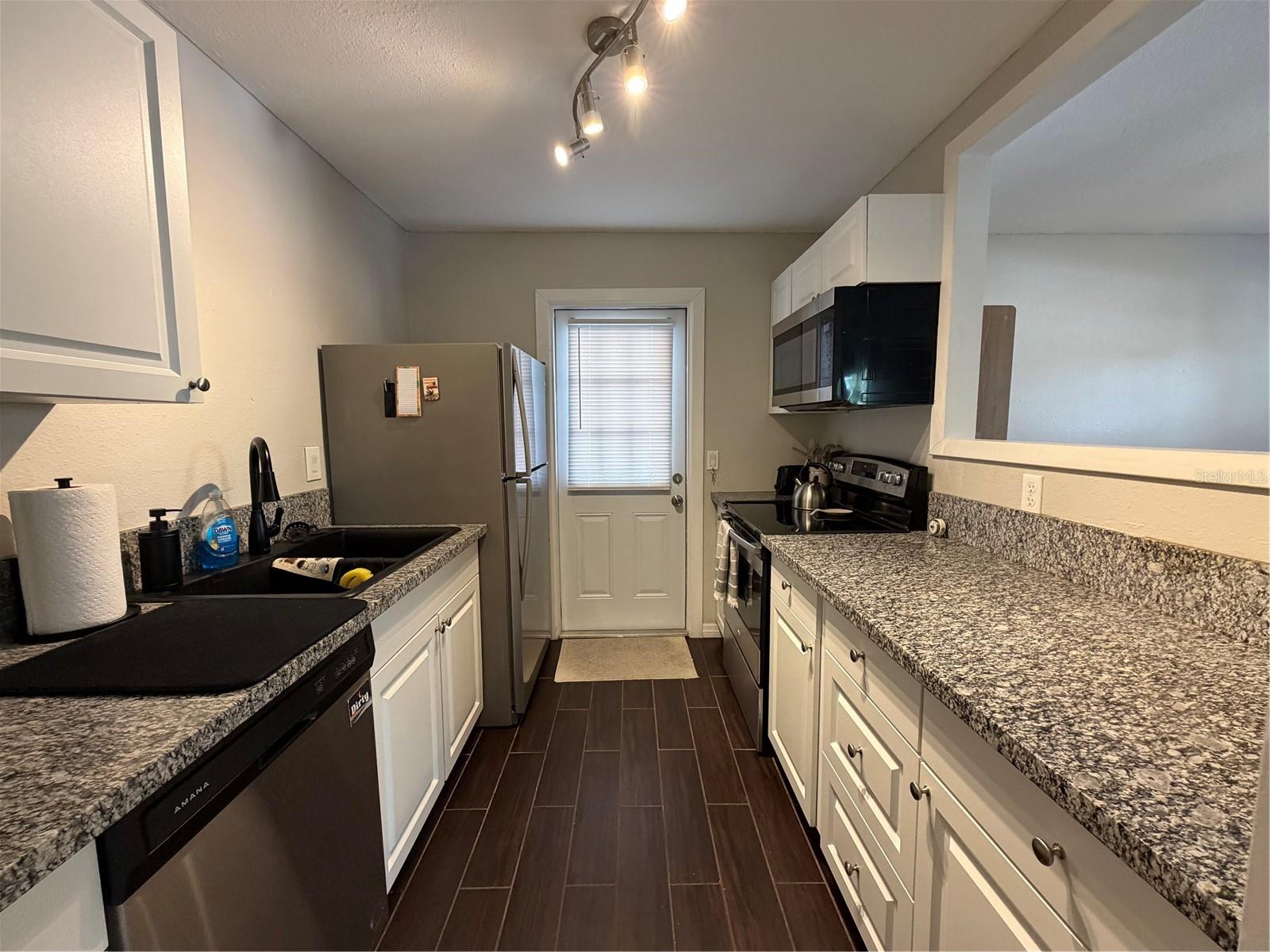 BENJAMINS 2ND ADD TO WES - Residential Lease