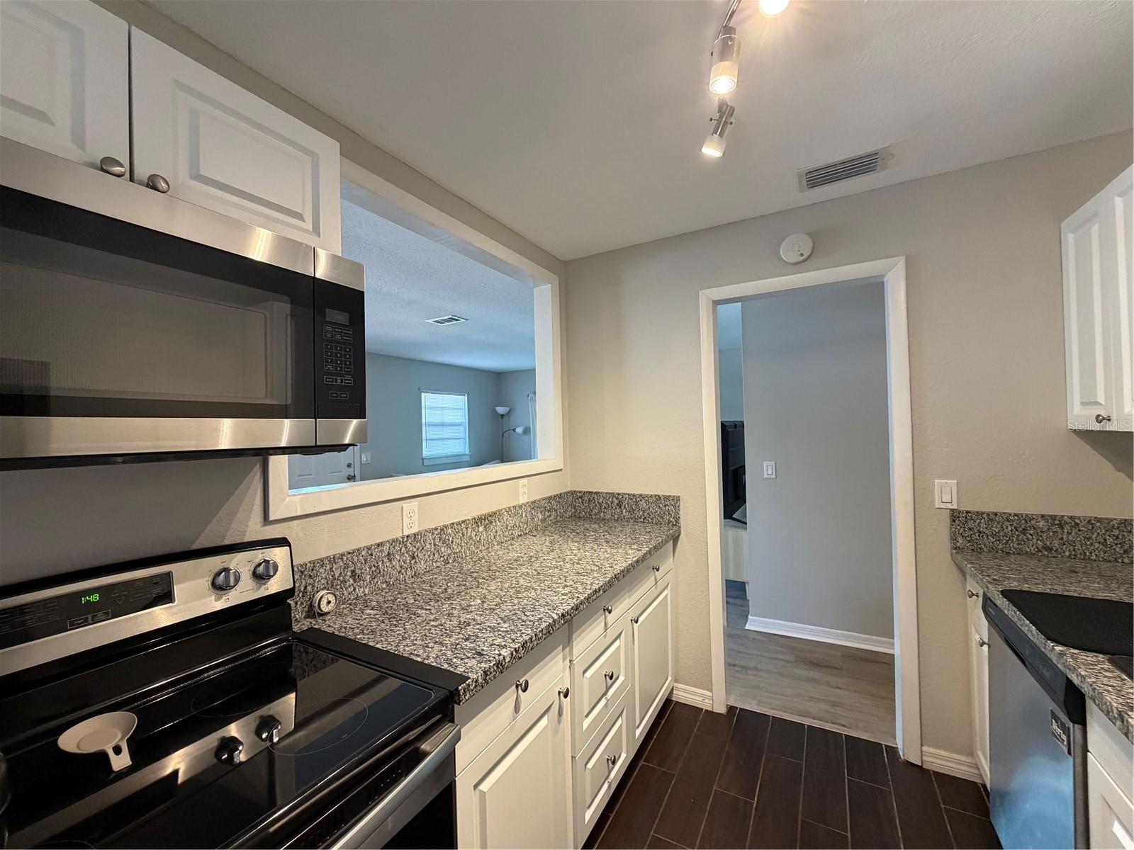 BENJAMINS 2ND ADD TO WES - Residential Lease