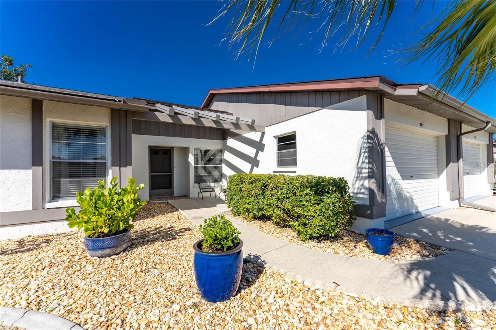 607 DEERWOOD AVENUE 607