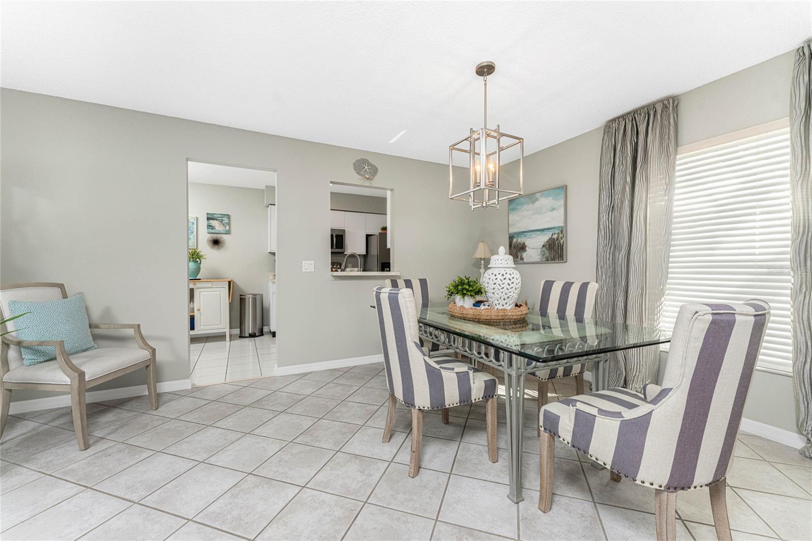 607 DEERWOOD AVENUE 607