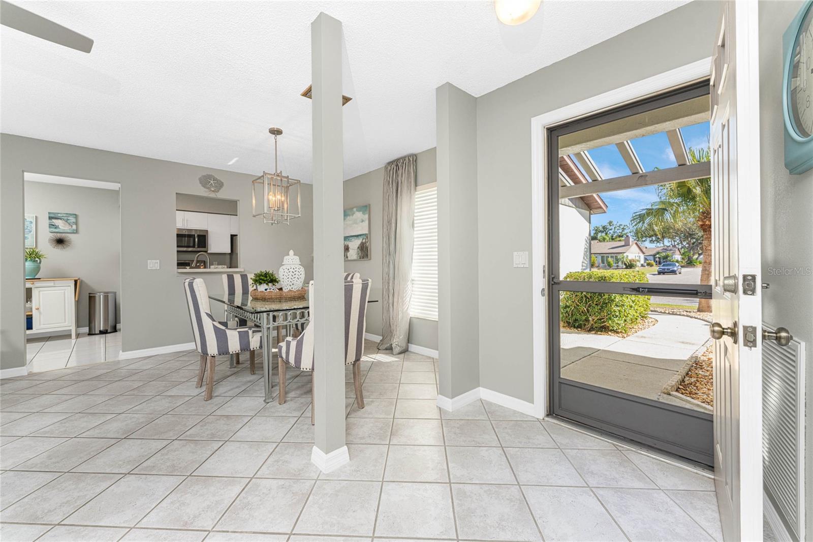 607 DEERWOOD AVENUE 607