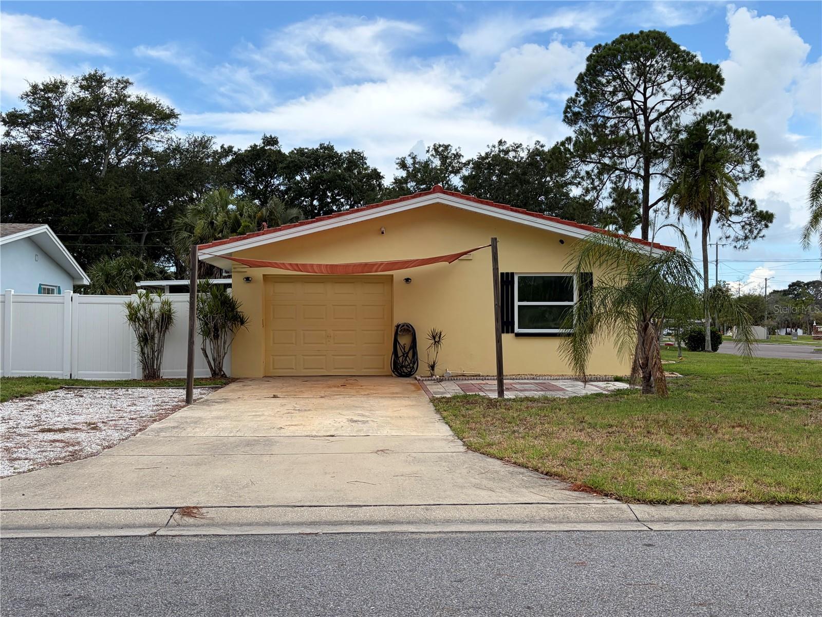 623 PALM BOULEVARD