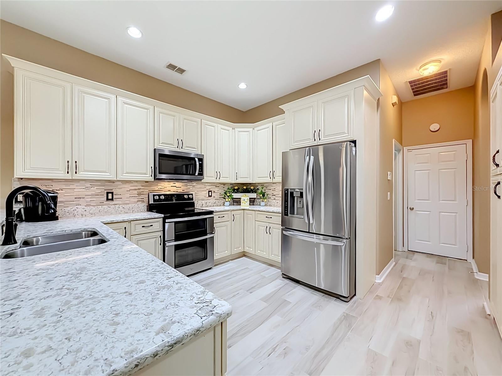 1105 SHADOWBROOK TRAIL
