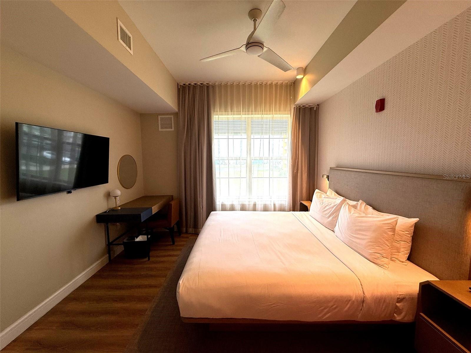 SUNSET WALK HOTEL CONDO PH 2-5 - Residential