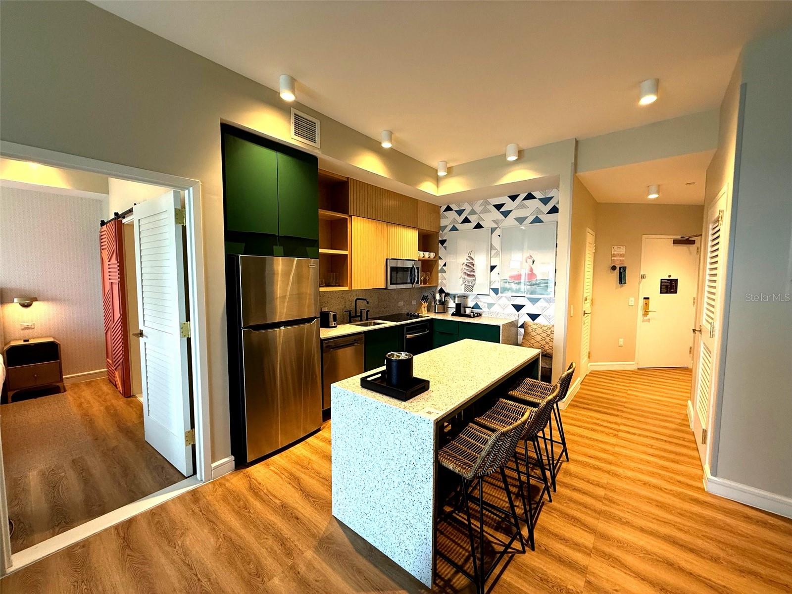 SUNSET WALK HOTEL CONDO PH 2-5 - Residential