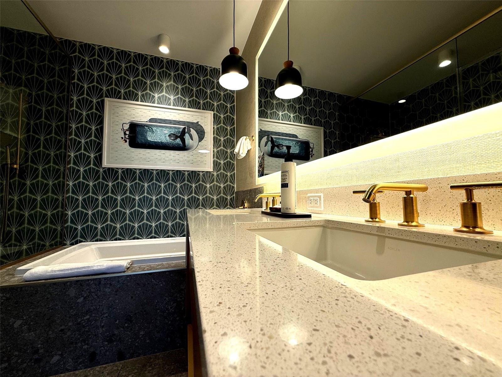 SUNSET WALK HOTEL CONDO PH 2-5 - Residential