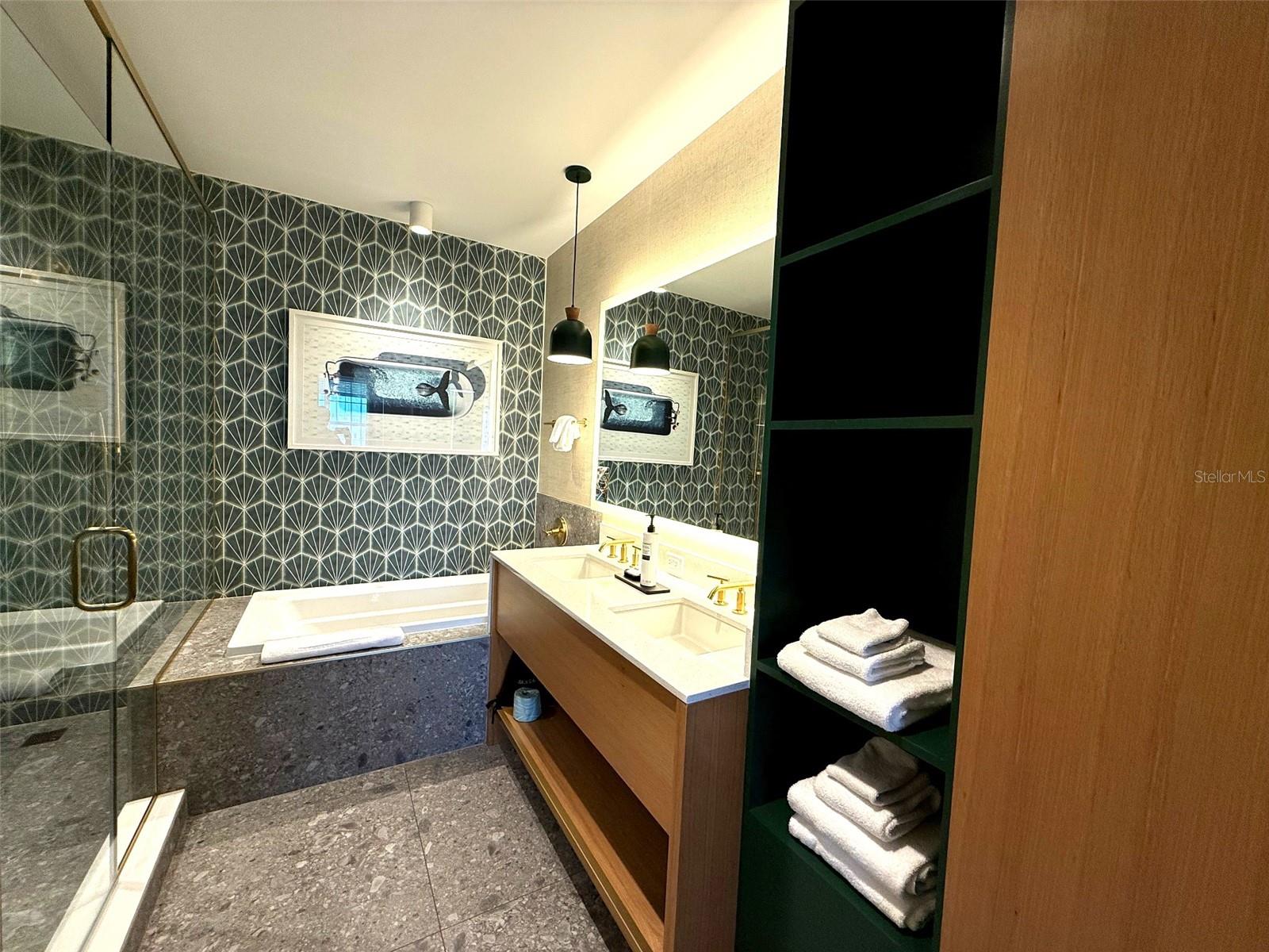 SUNSET WALK HOTEL CONDO PH 2-5 - Residential