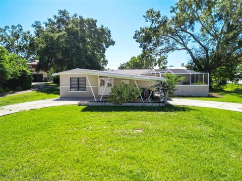 Photo of 919 Avenue S SE, Winter Haven, FL 33880 (MLS # P4936785)