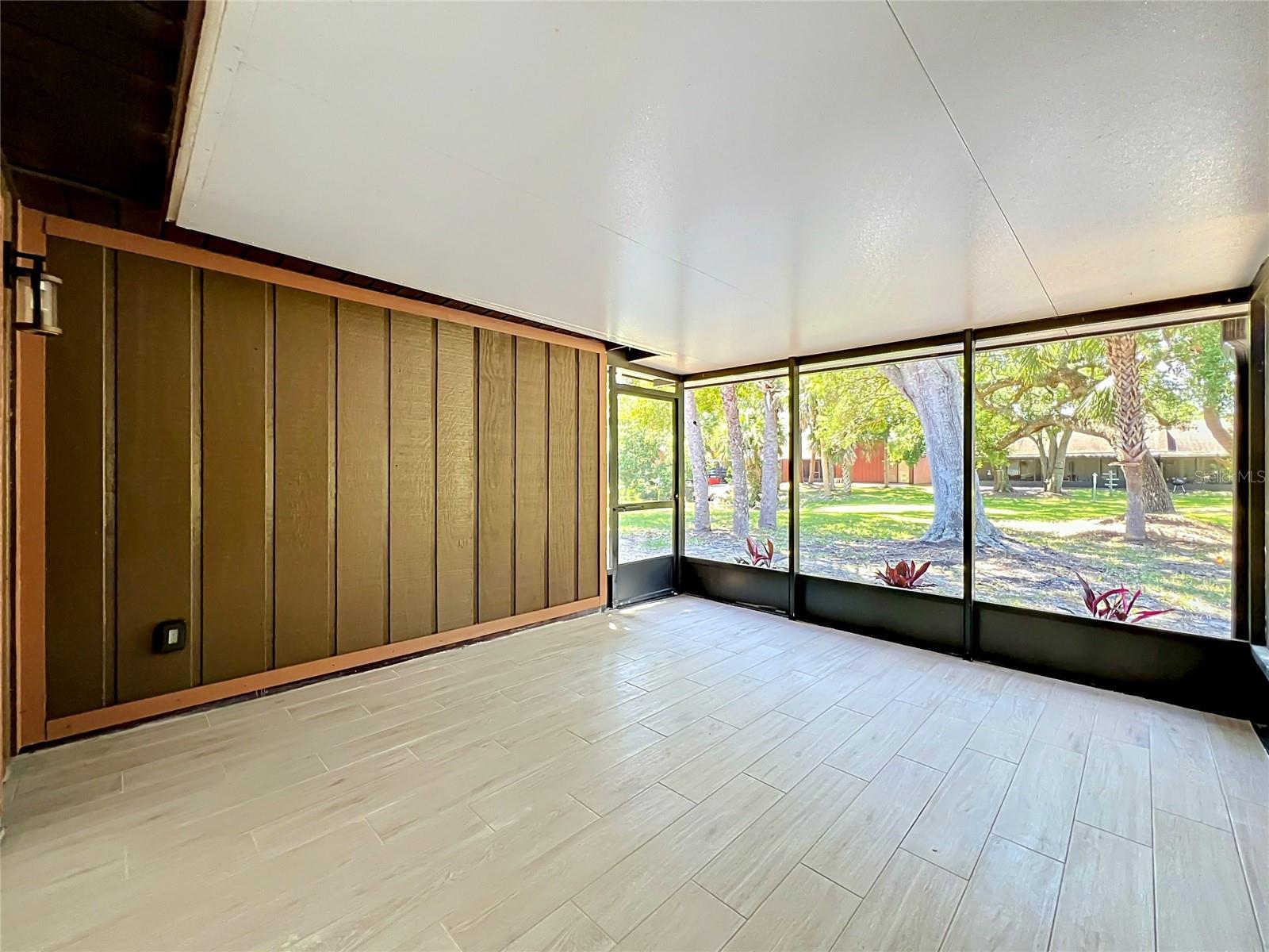 ADMIRALTY LAKES LAKE PATIO HOMES 02 REP PH 01 - Residential