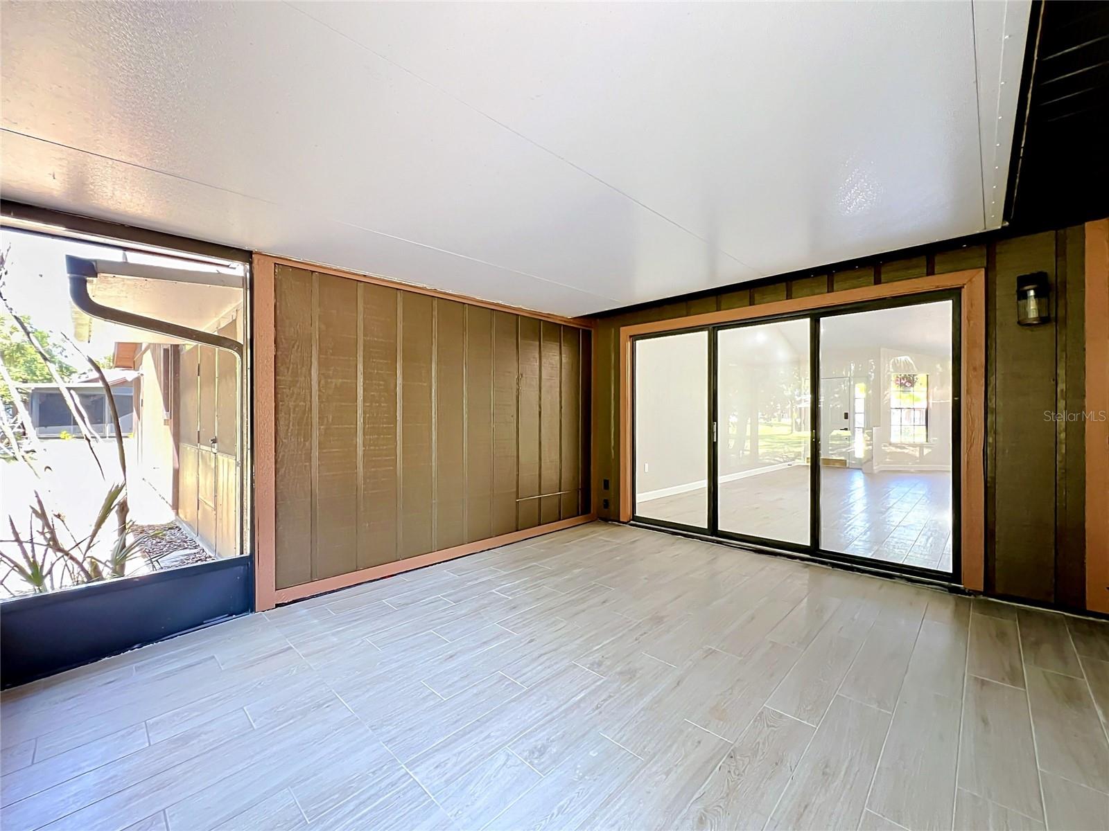 ADMIRALTY LAKES LAKE PATIO HOMES 02 REP PH 01 - Residential