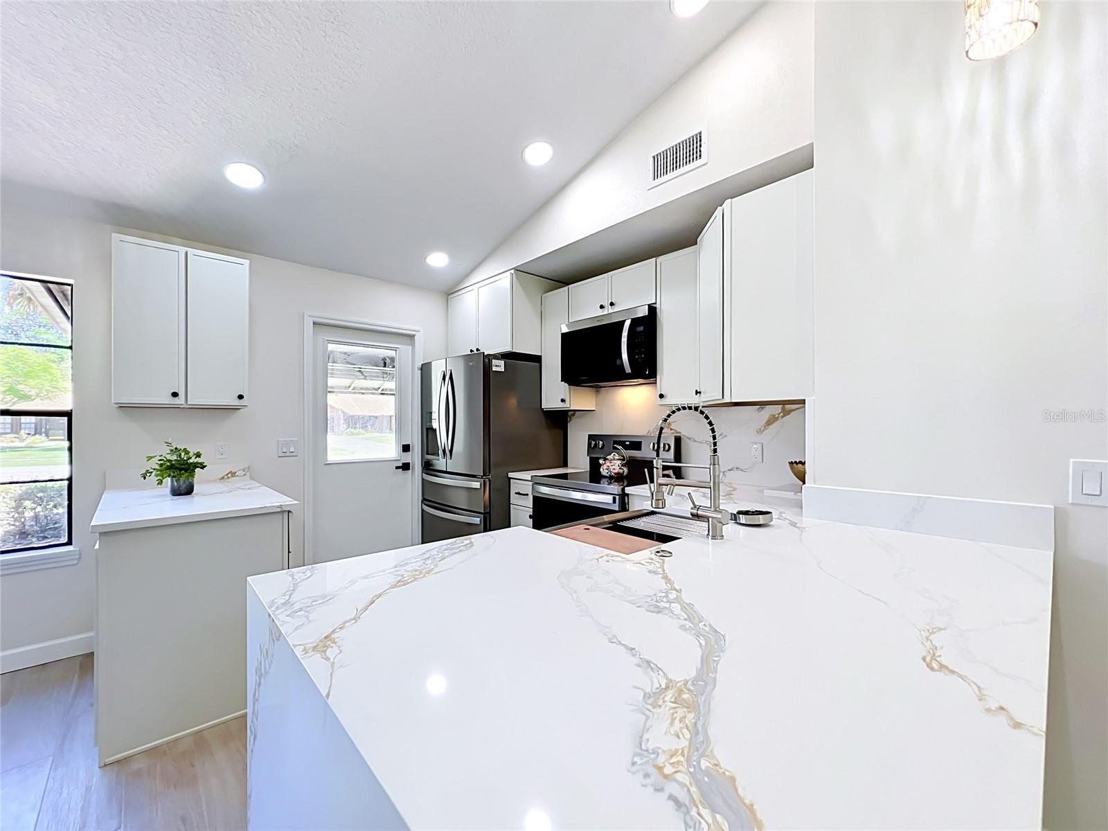 ADMIRALTY LAKES LAKE PATIO HOMES 02 REP PH 01 - Residential
