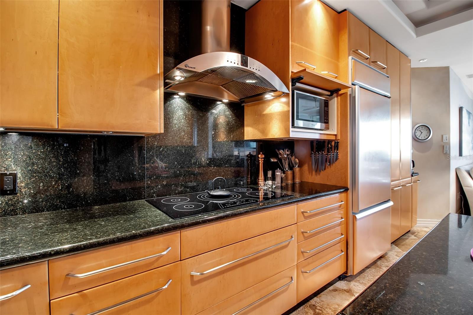 MERIDIAN AT THE OAKS - Residential