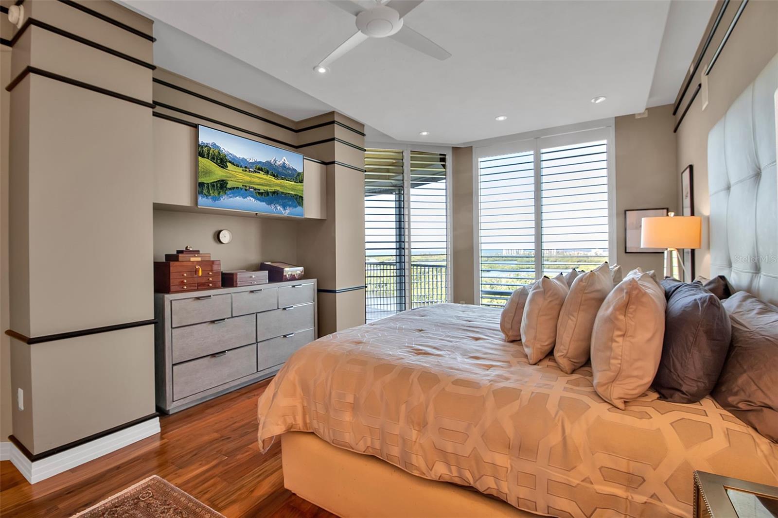 MERIDIAN AT THE OAKS - Residential