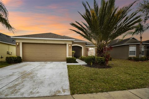 A home in LAKELAND