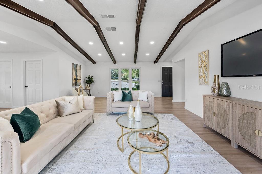 3029 PINETREE