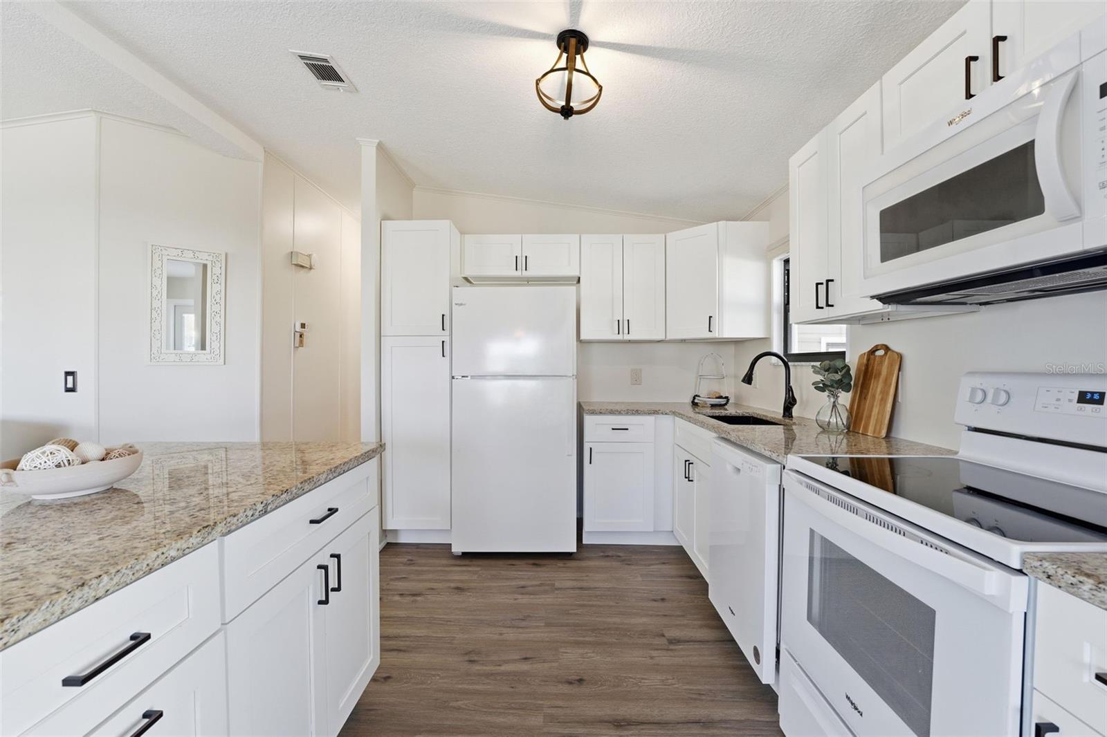 MAPLE LEAF ESTATES - Residential