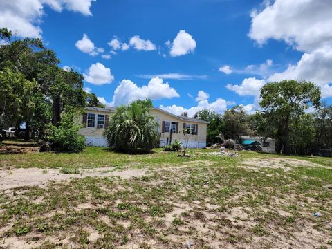 A home in LAKE WALES