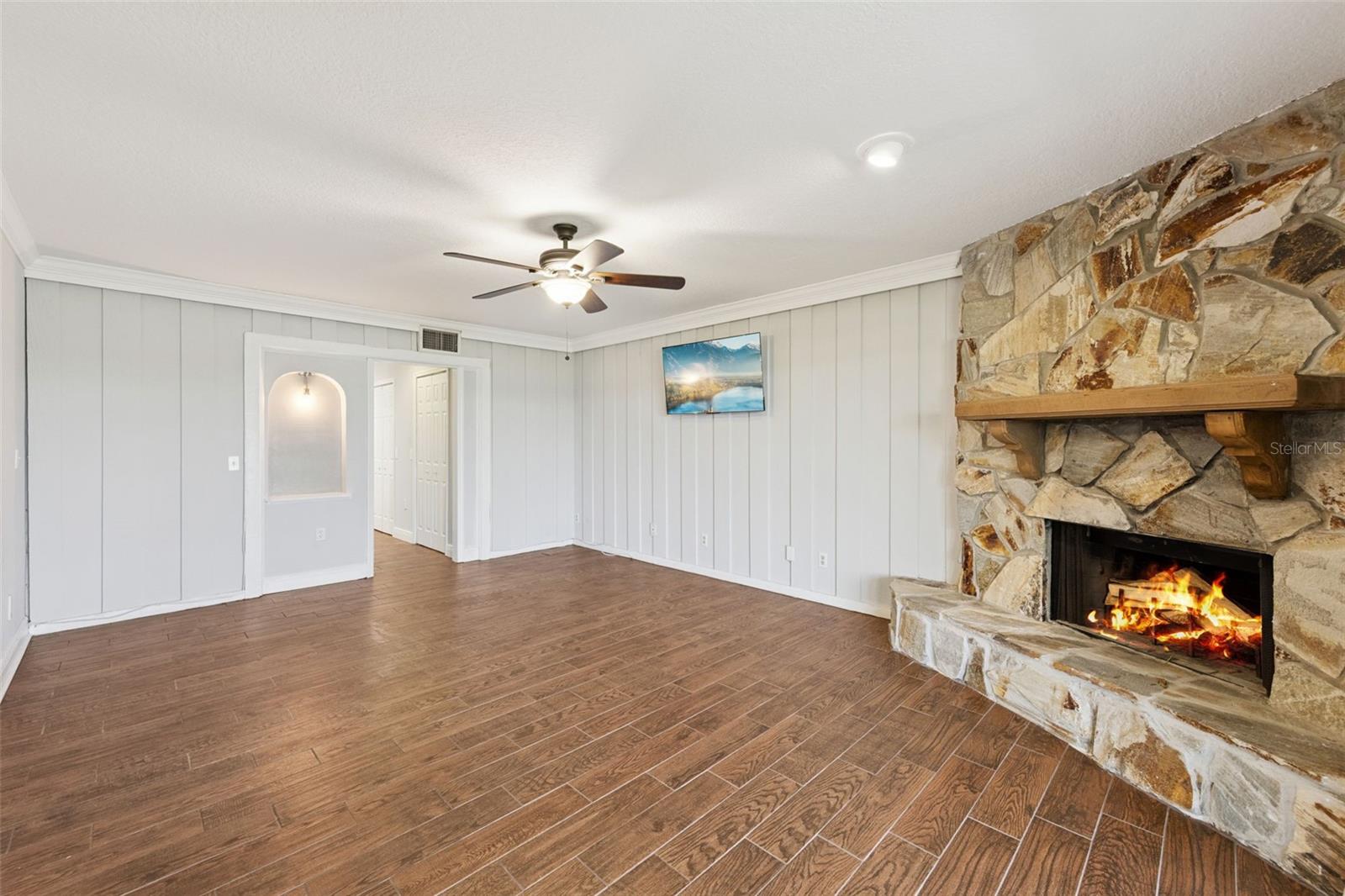 2410 HARTRIDGE POINT DRIVE W