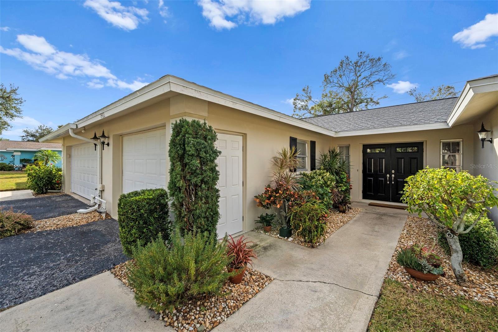 7460 W COUNTRY CLUB DRIVE N