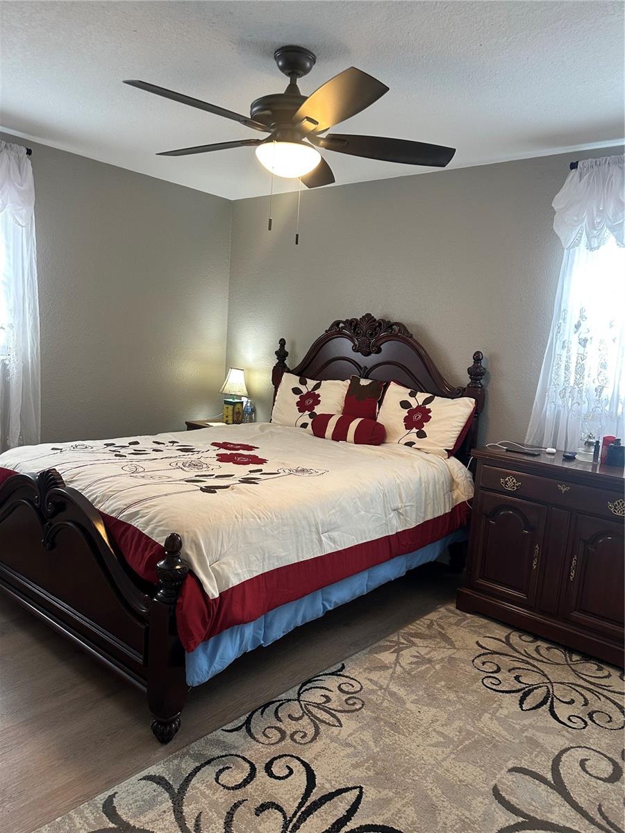 LEISURE SHORES - Residential Lease