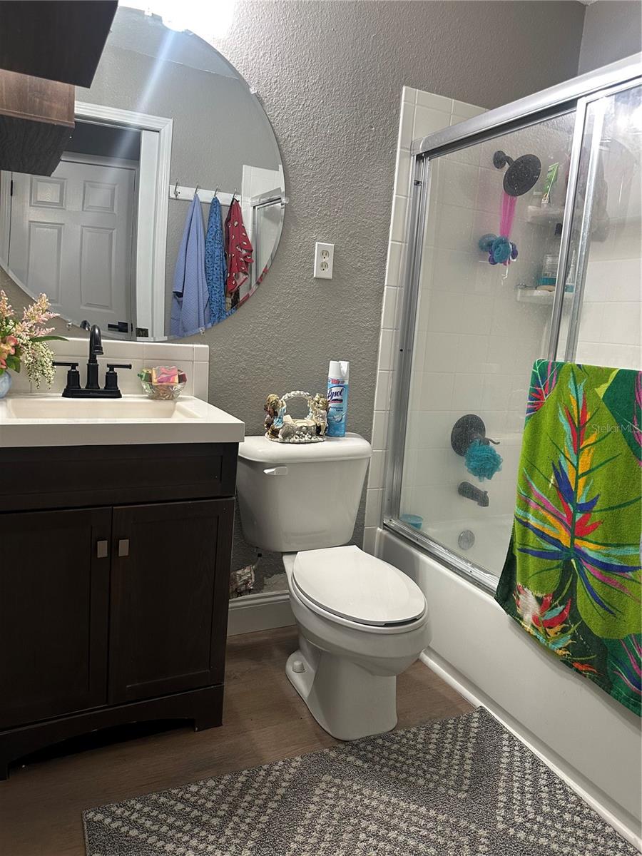 LEISURE SHORES - Residential Lease