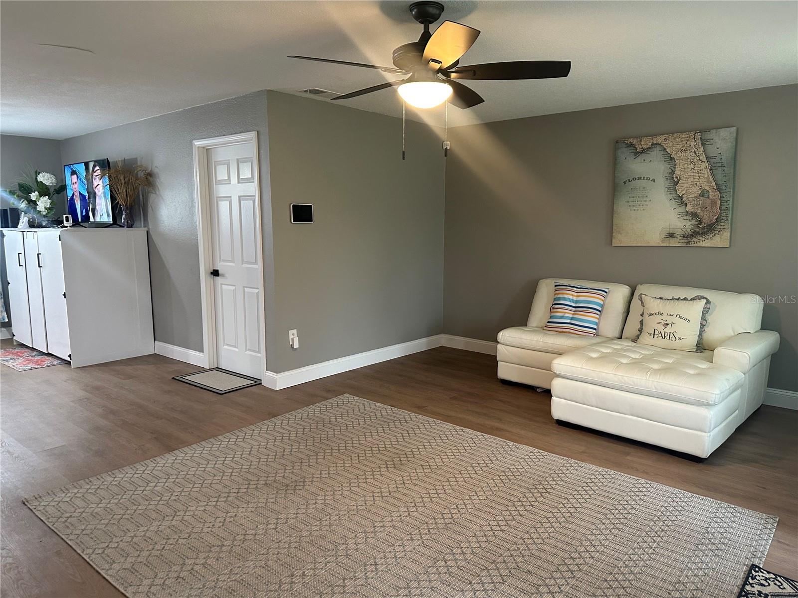 LEISURE SHORES - Residential Lease