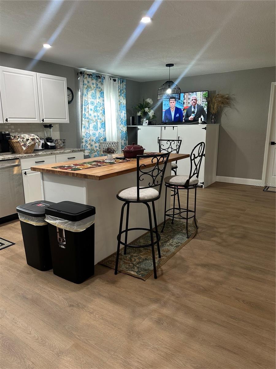 LEISURE SHORES - Residential Lease