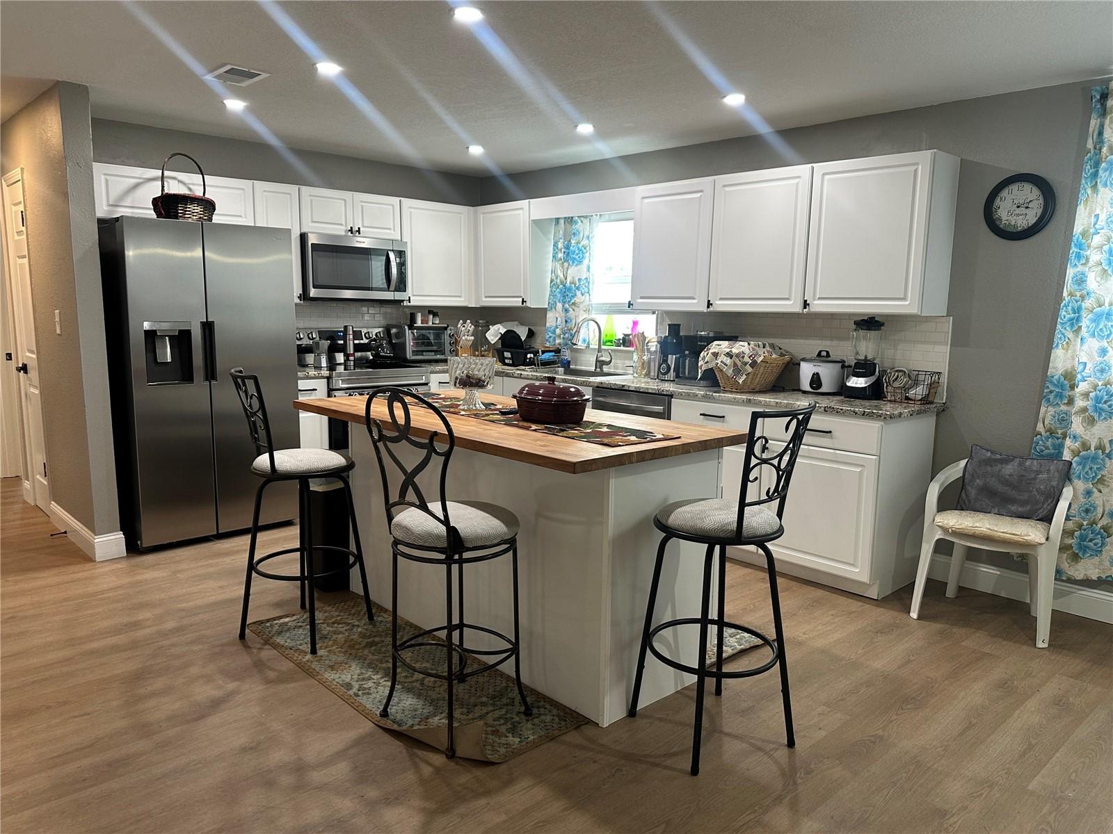 LEISURE SHORES - Residential Lease