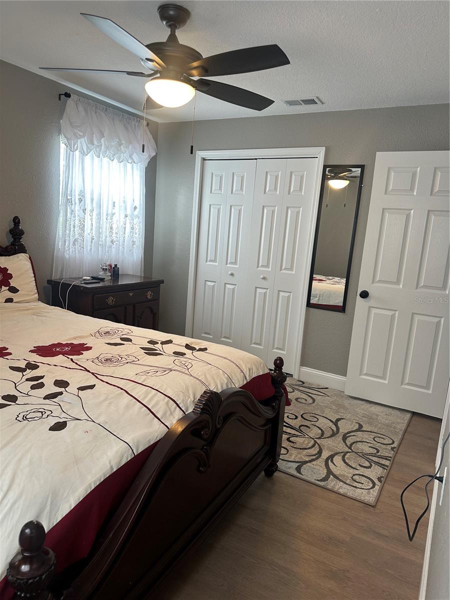 LEISURE SHORES - Residential Lease