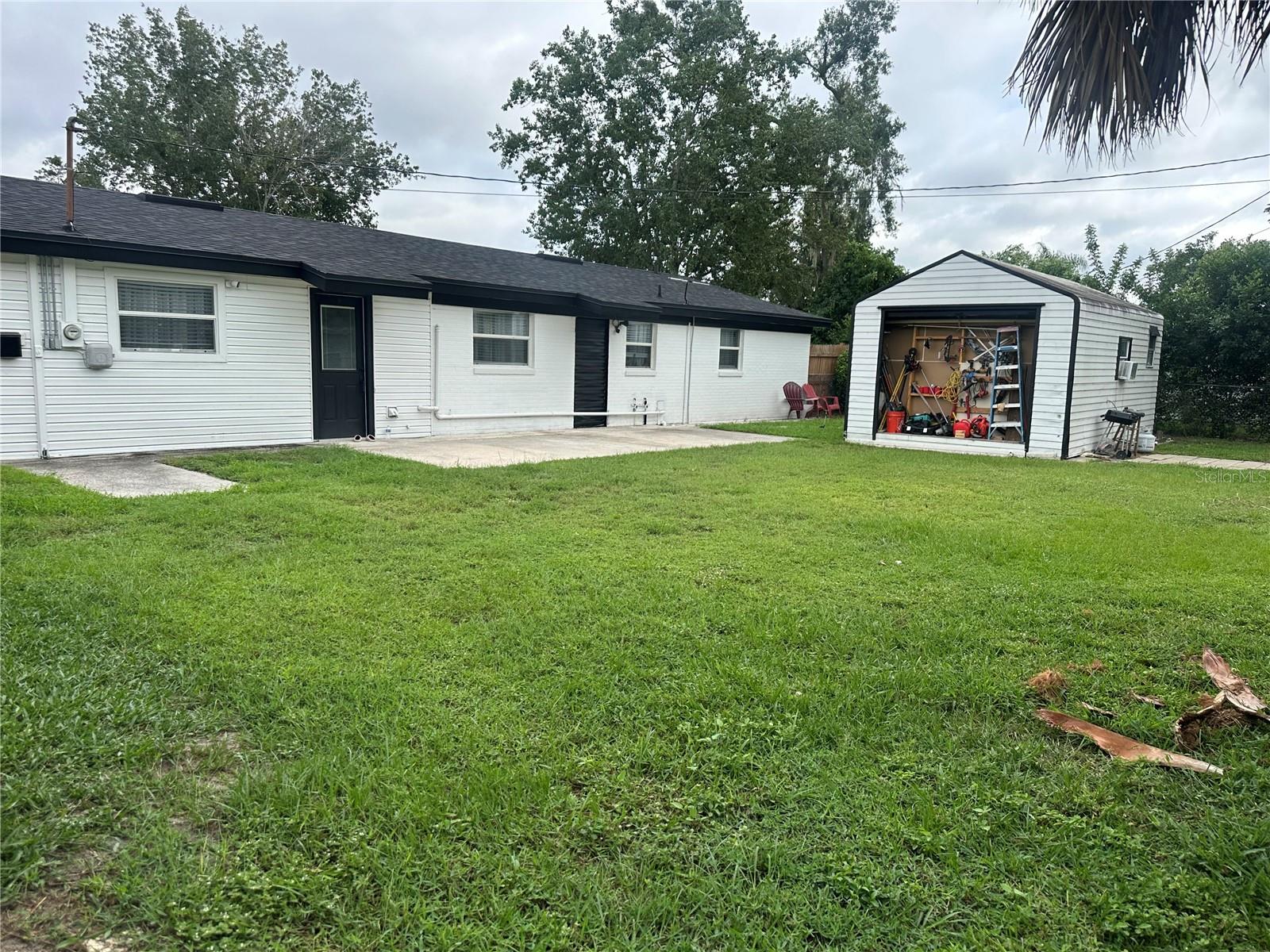 LEISURE SHORES - Residential Lease