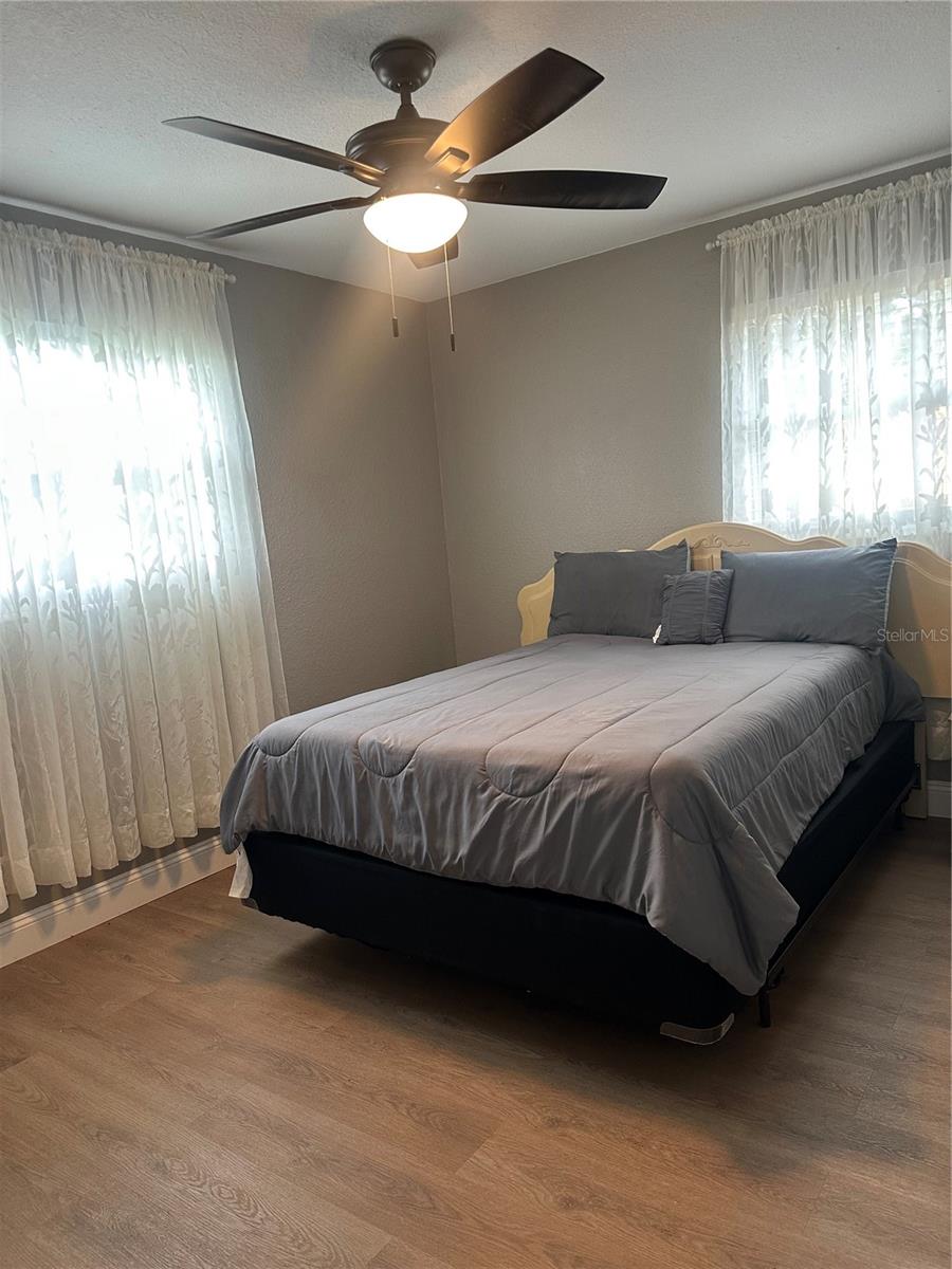 LEISURE SHORES - Residential Lease