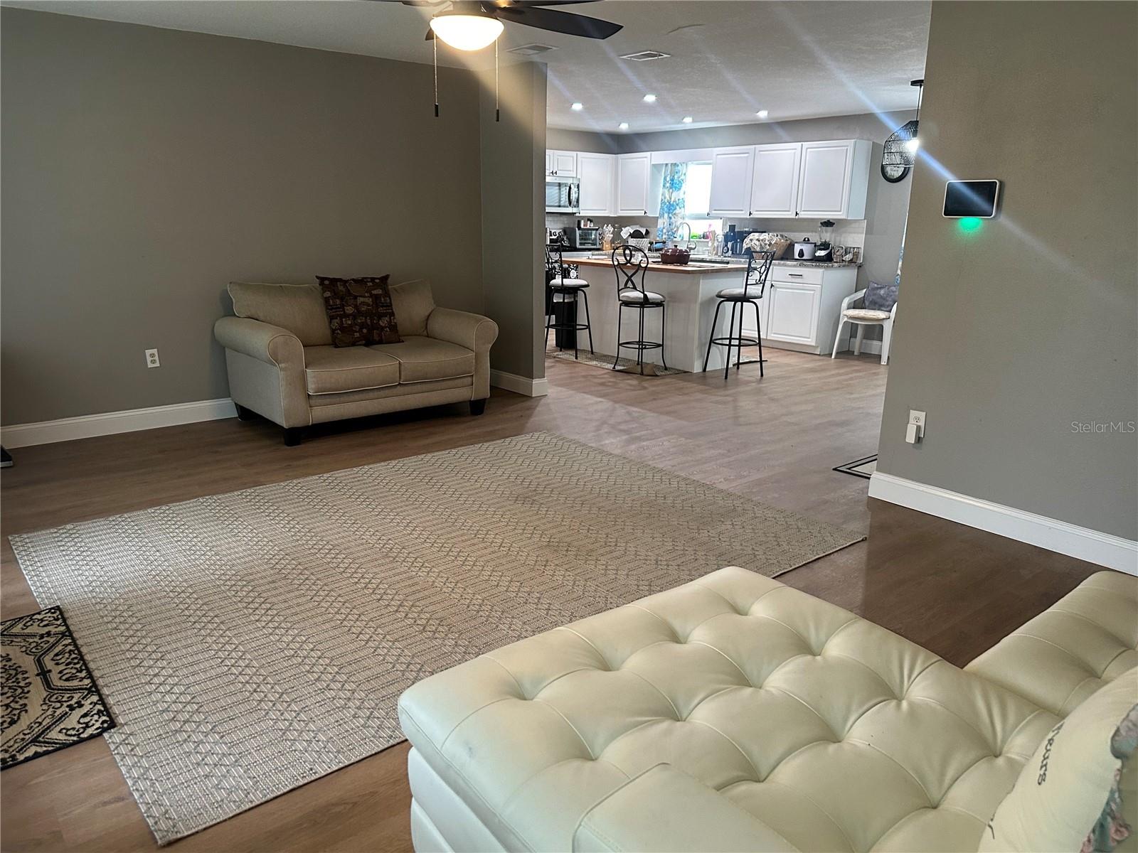 LEISURE SHORES - Residential Lease
