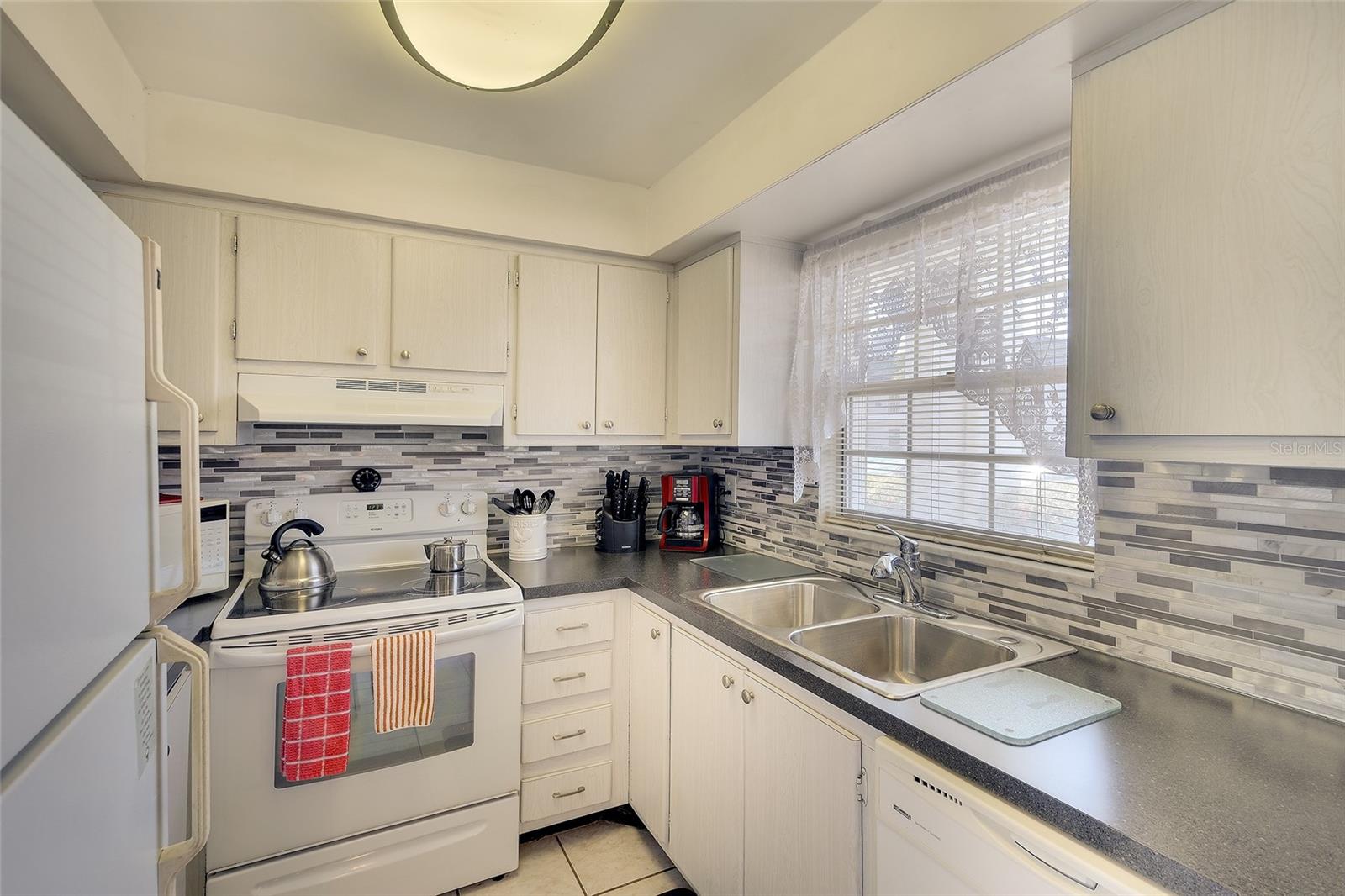 BURGUNDY UNIT ONE - Residential