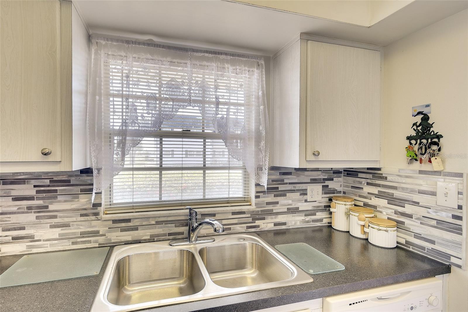 BURGUNDY UNIT ONE - Residential