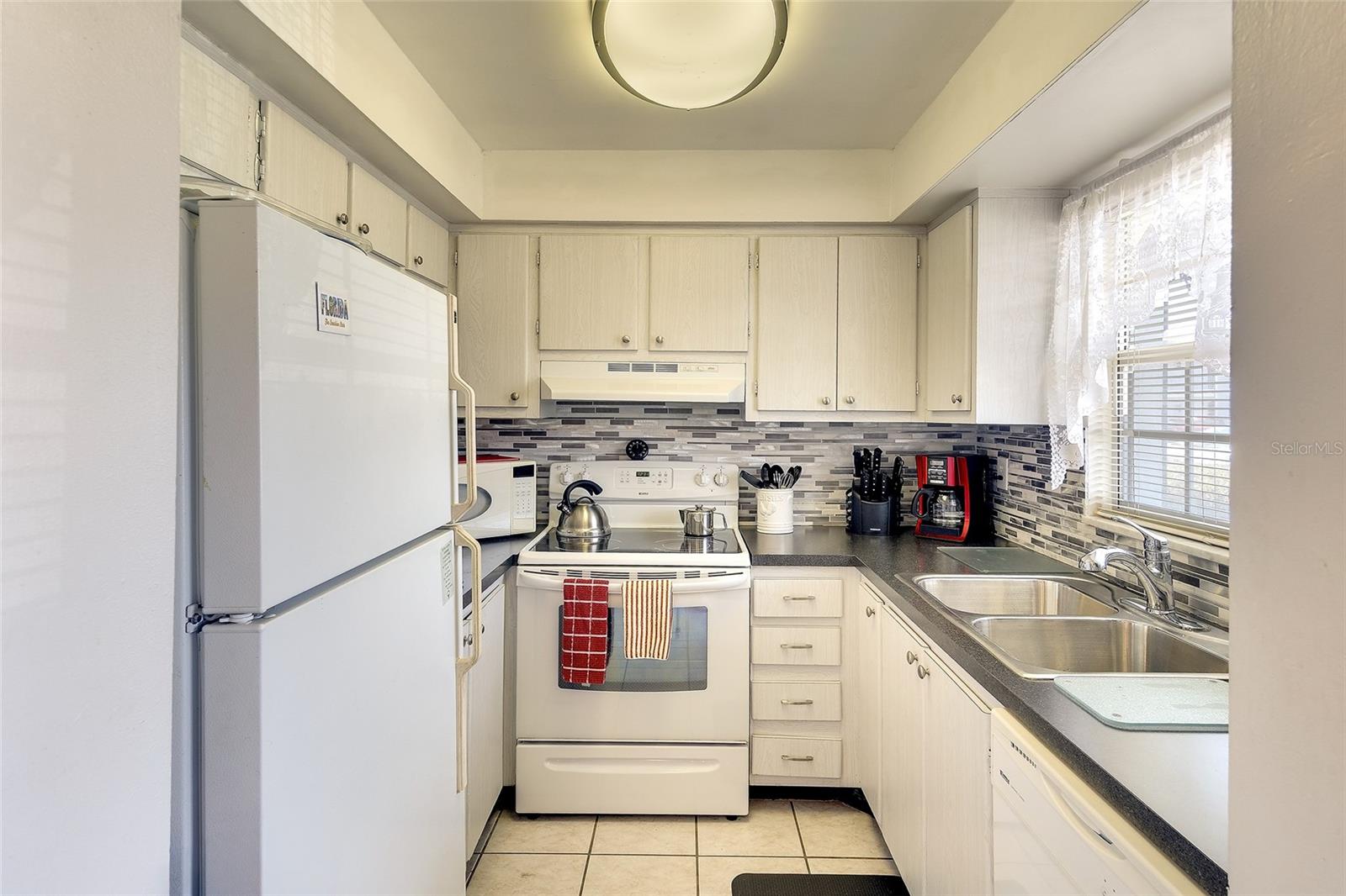 BURGUNDY UNIT ONE - Residential