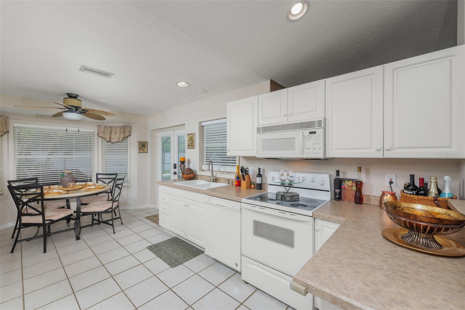 CYPRESS KNOLLS - Residential
