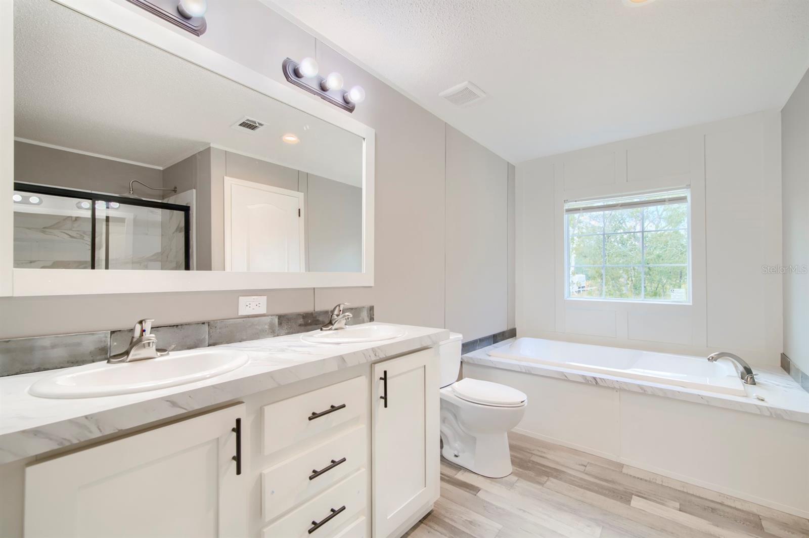 ENZO ESTATES - Residential