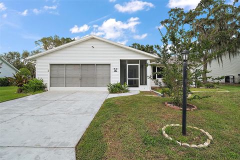 Photo of 5618 Rosewall Circle, Leesburg, FL 34748 (MLS # G5096926) Photo of 5618 Rosewall Circle, Leesburg, FL 34748 (MLS # G5096926)