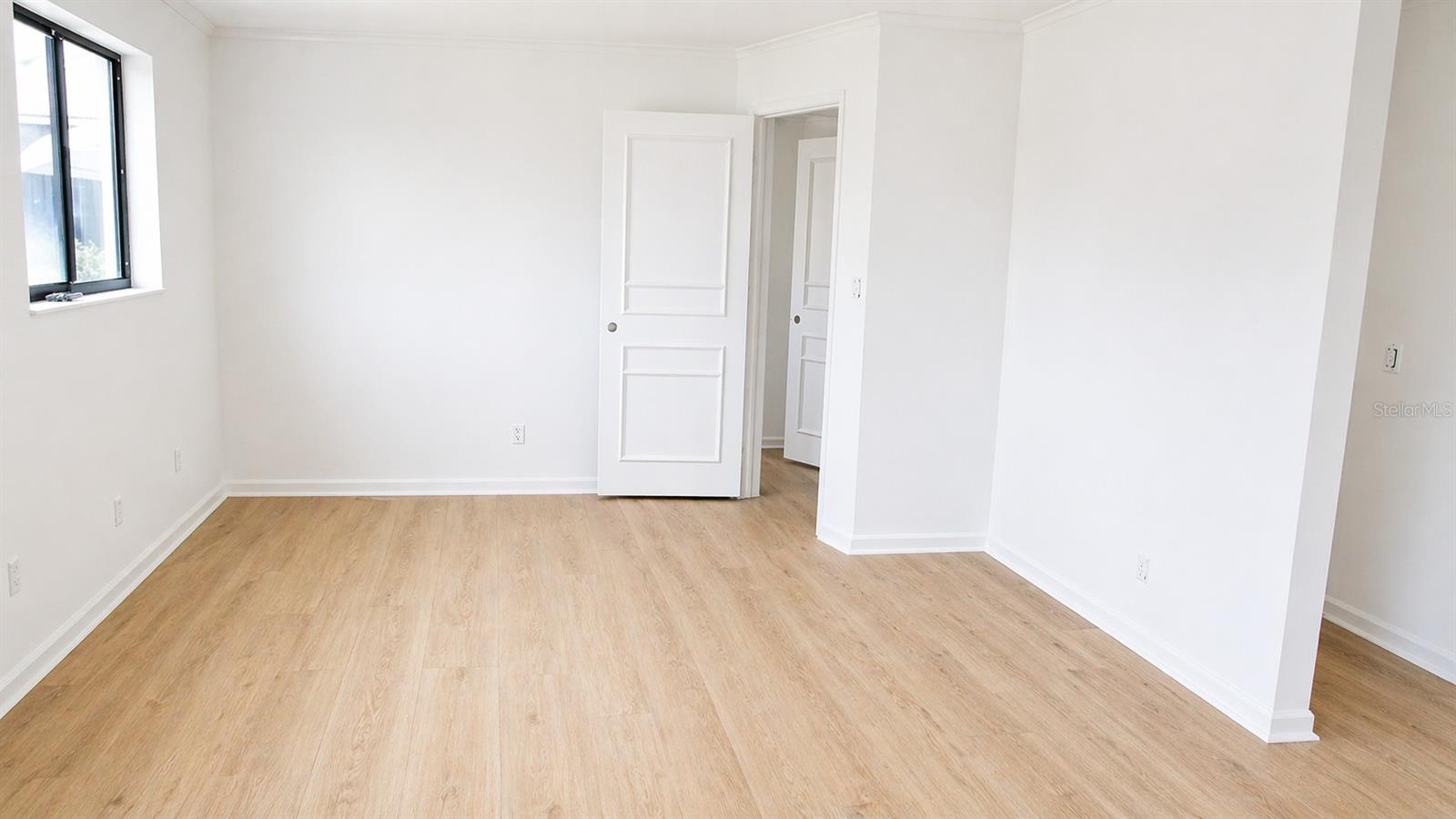 9321 APPLECREST DRIVE