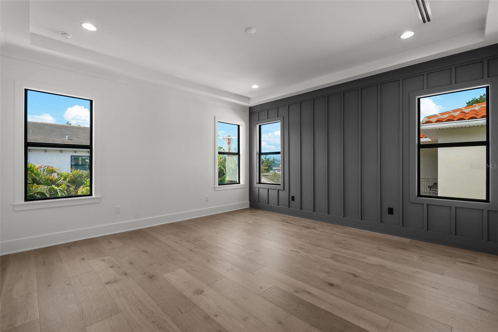 SUNSET PARK - Residential