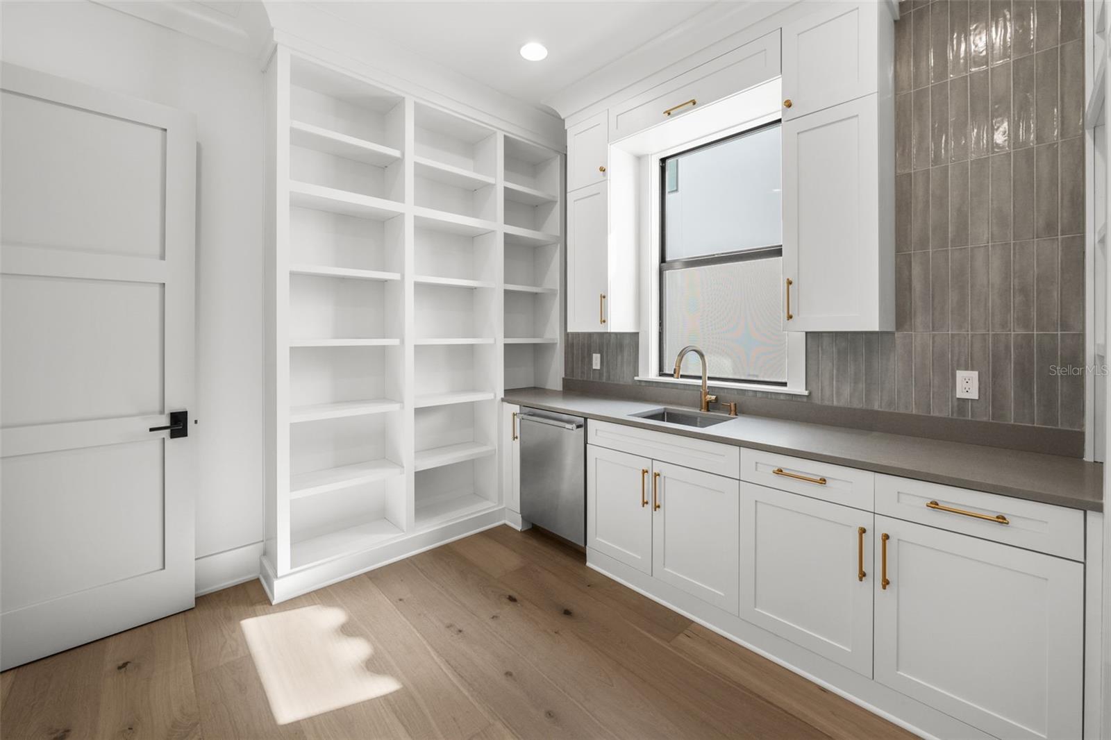 SUNSET PARK - Residential