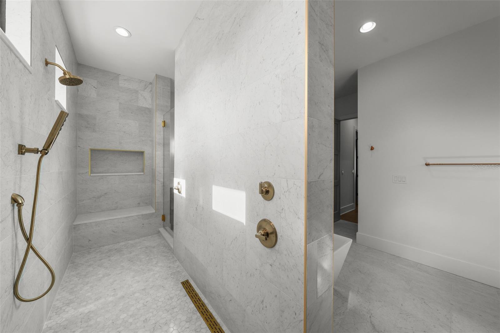 SUNSET PARK - Residential