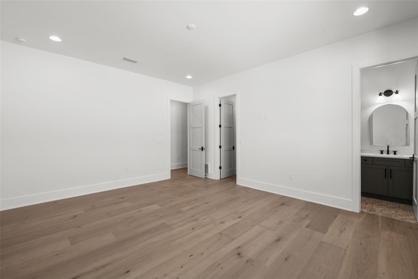 SUNSET PARK - Residential