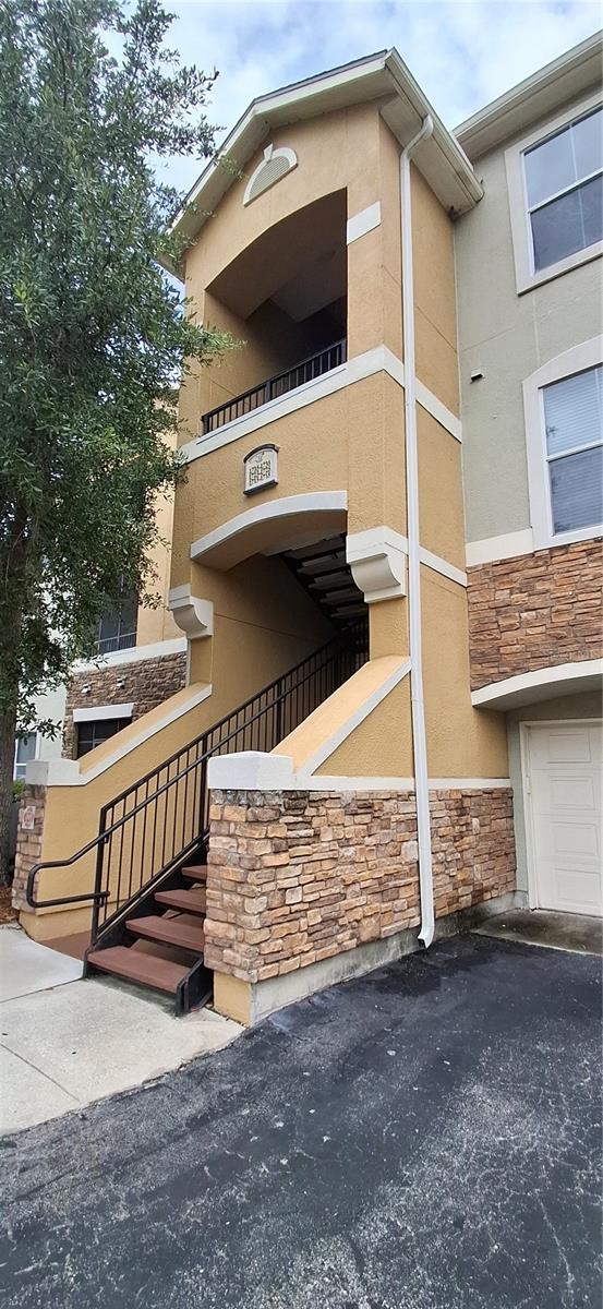 8539 GATE PARKWAY W 1737