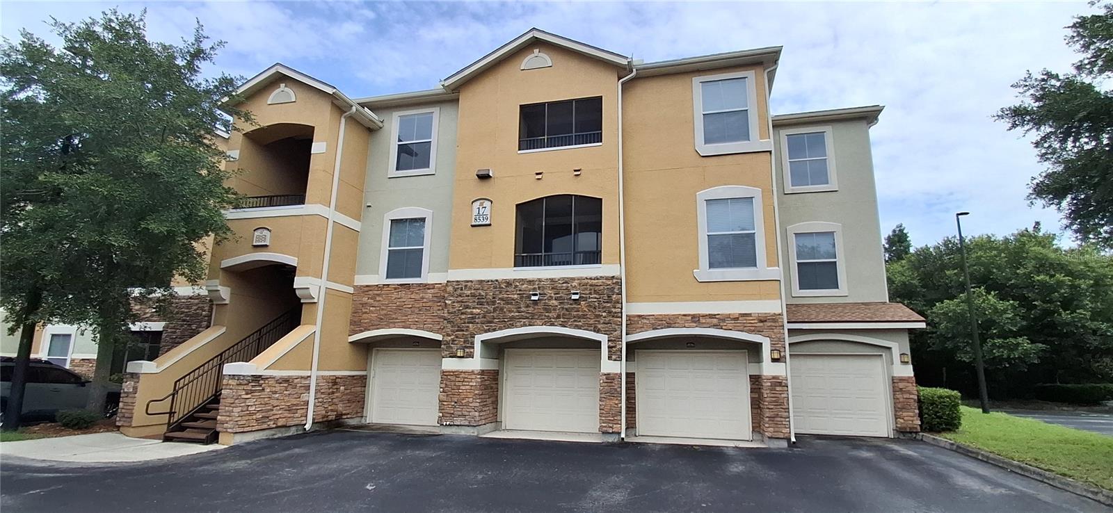 8539 GATE PARKWAY W 1737