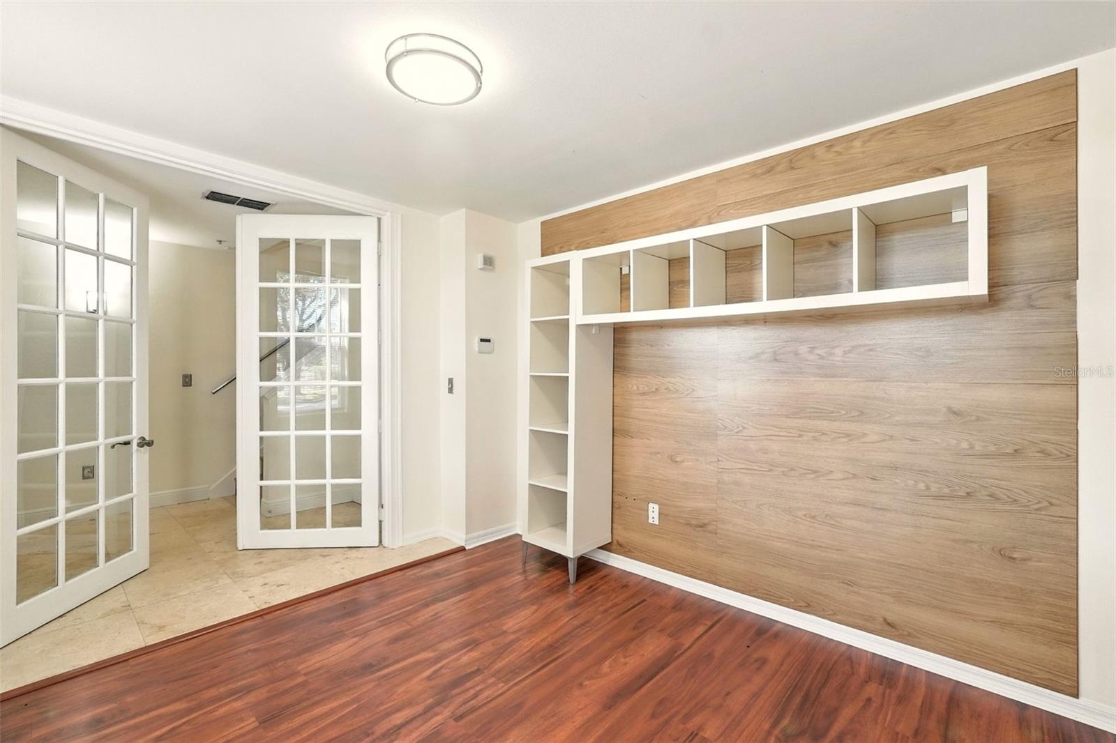 1056 WATERSIDE DRIVE